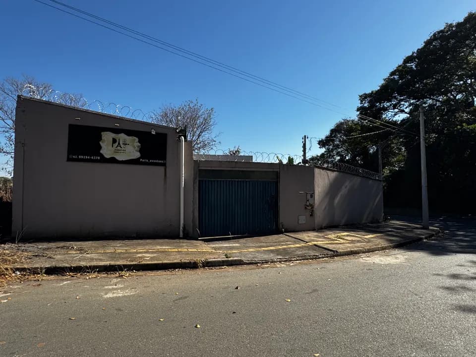 Espaço para eventos com piscina no Portal do Oriente